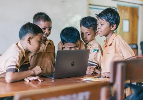 Pendidikan Karakter Anak Melalui Budaya Sekolah