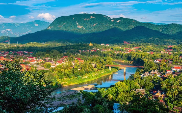 Destinasi Romantis dari Laos yang Patut Sobat Kunjungi Bersama Pasangan