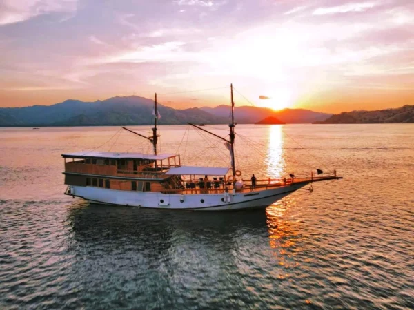 Komodo Luxury Cruise